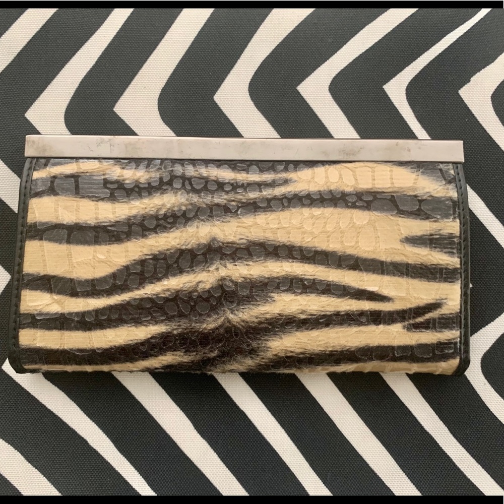 Zebra print wallet - Picture 2 of 3
